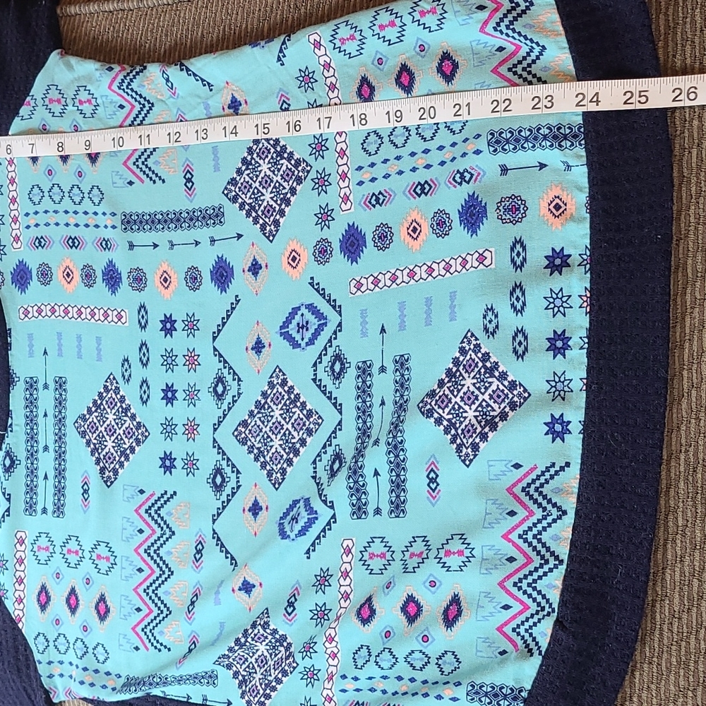Rods Southwestern Design Top - Picture 10 of 12